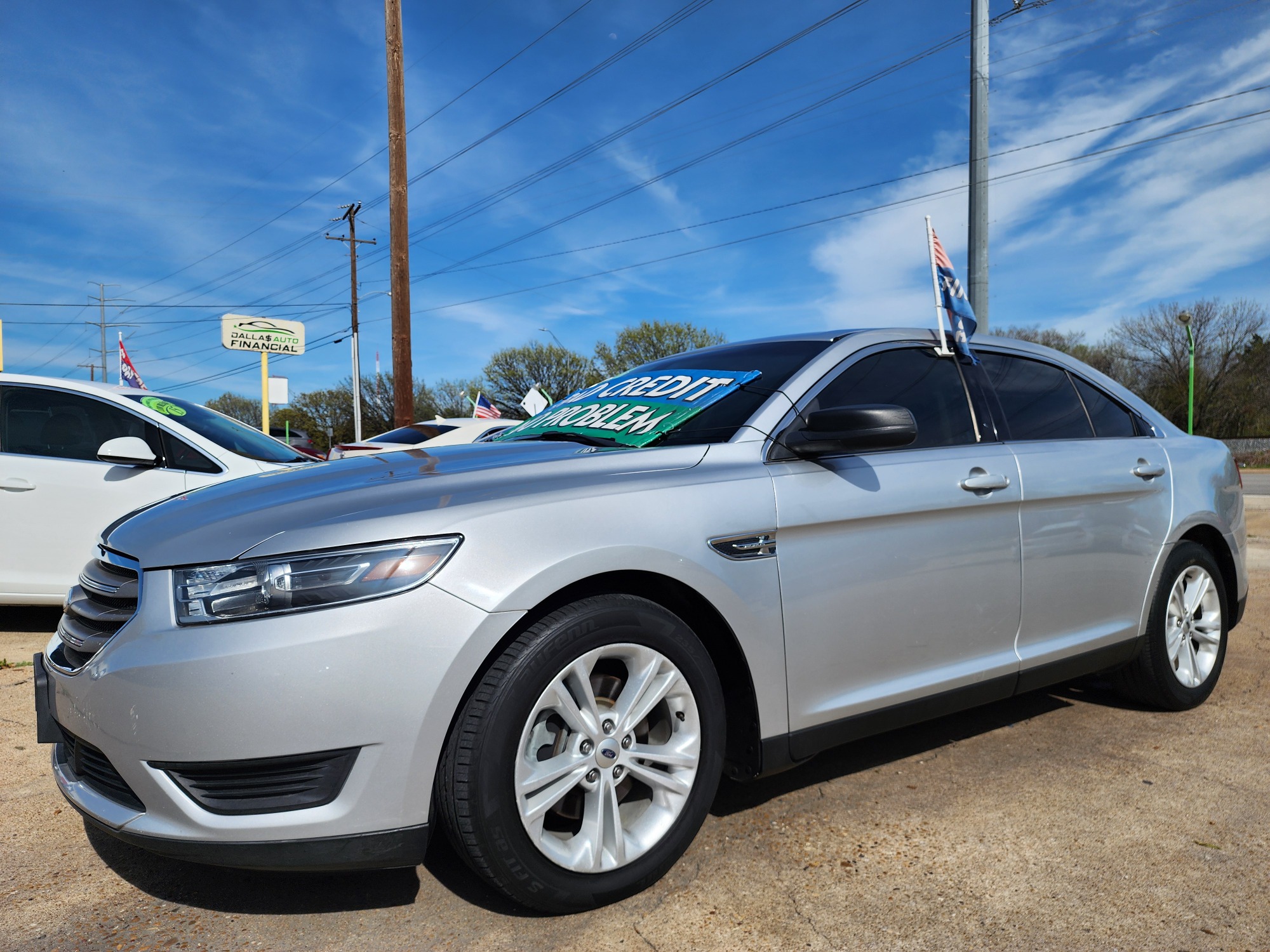 2015 Ford Taurus SE (1FAHP2D84FG) with an 3.5L V6 DOHC 24V engine, 6-Speed Automatic transmission, located at 2660 S.Garland Avenue, Garland, TX, 75041, (469) 298-3118, 32.885551, -96.655602 - Welcome to DallasAutos4Less, one of the Premier BUY HERE PAY HERE Dealers in the North Dallas Area. We specialize in financing to people with NO CREDIT or BAD CREDIT. We need proof of income, proof of residence, and a ID. Come buy your new car from us today!! This is a very well cared for 2015 FO - Photo #7